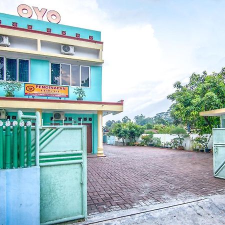 Oyo 796 Penginapan Fergael Pematangsiantar Exterior foto