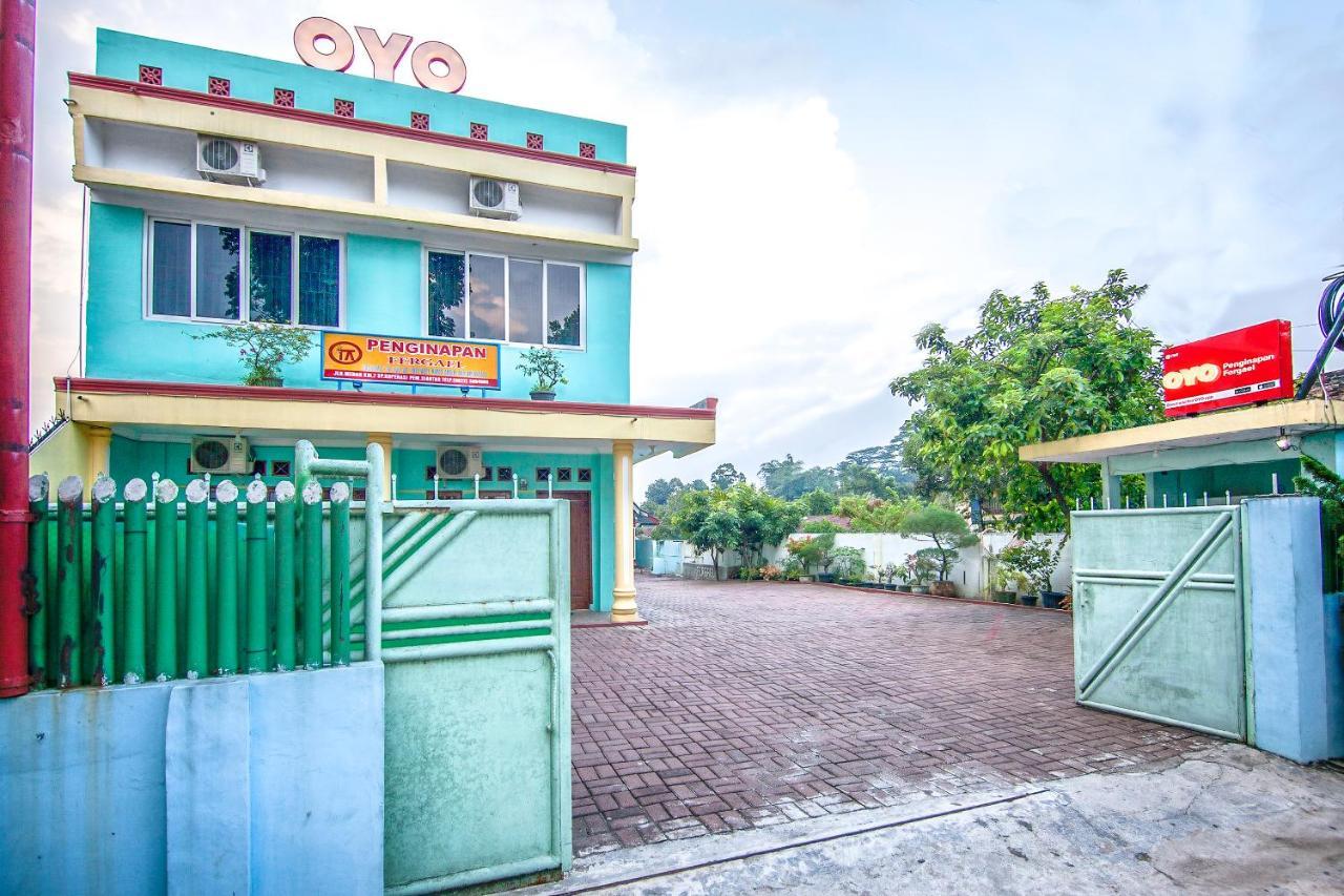 Oyo 796 Penginapan Fergael Pematangsiantar Exterior foto